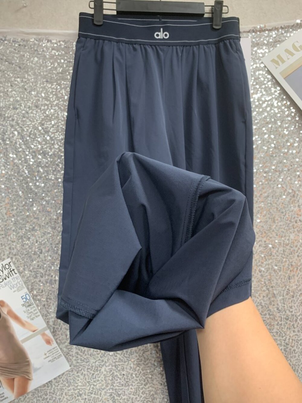 Brand New Navy ALO Yoga Relaxed Trouser🌊Women's Suit Up Regular 30" Inseam - Picture 6 of 11